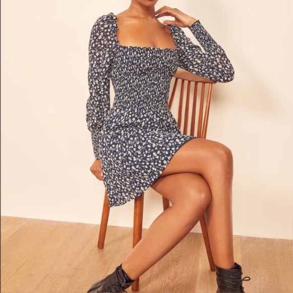 Reformation Kelli Smocked Bodice Fit & Flare Mini Dress Blue White Floral Sz L - Picture 2 of 15